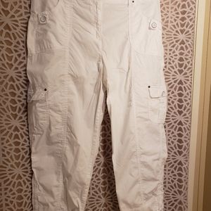 CHICOS SIZE 2 WHITE CAPRIS